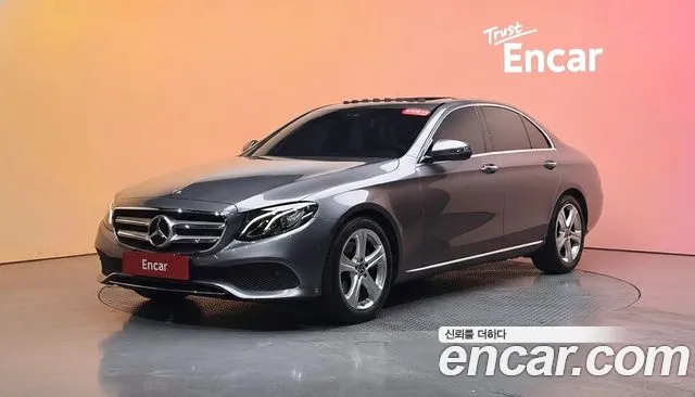 Mercedes-Benz E- W213 E200