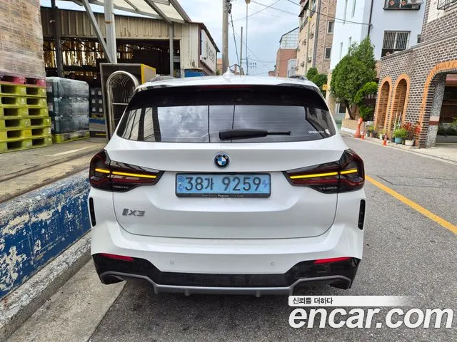 BMW iX3 M