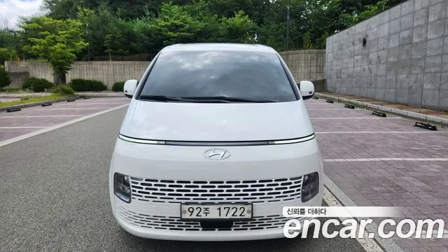 Hyundai Staria 3