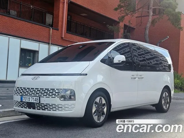 Hyundai Staria 4WD 11