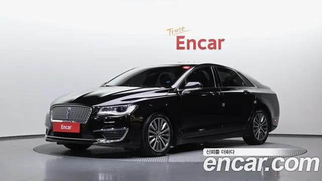 Lincoln MKZ Hybrid 2