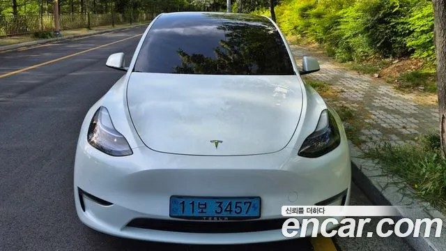 Tesla Y AWD