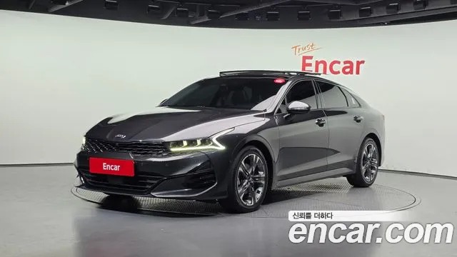 Kia K5 III 2.0 Signature