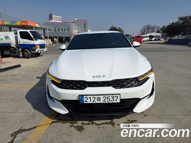 Kia K5 III 1.6 Turbo Signature