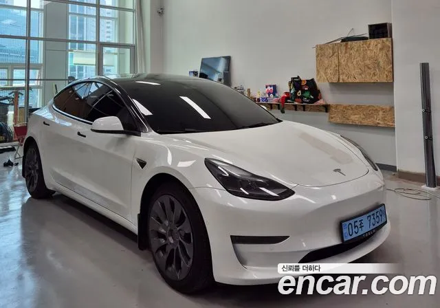 Tesla 3 RWD