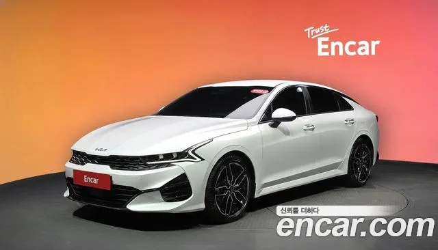 Kia K5 III 1.6 Turbo Signature