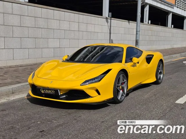 Ferrari F8 3.9 V8