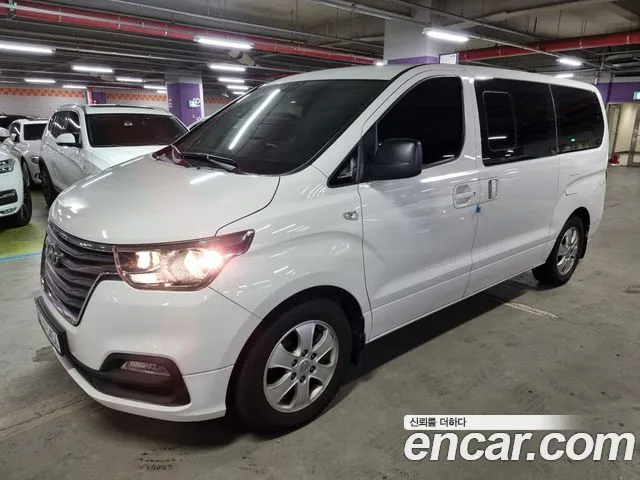 Hyundai The New Grand Starex 12