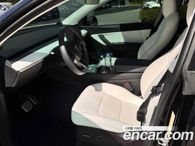 Tesla Y AWD