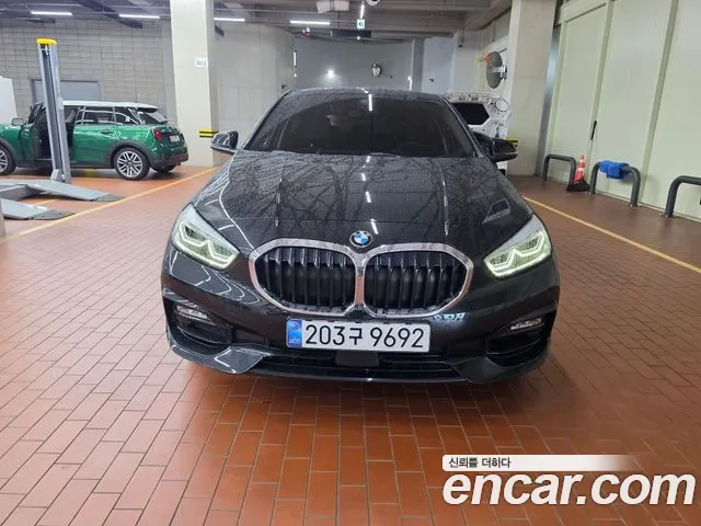 BMW 1 (F40) 120i