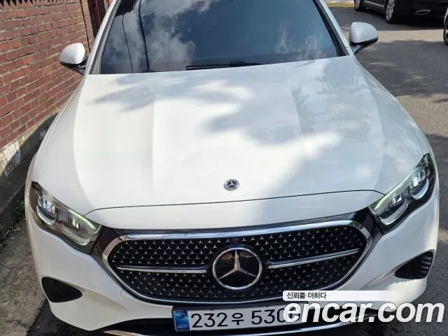 Mercedes-Benz E- W214 E200