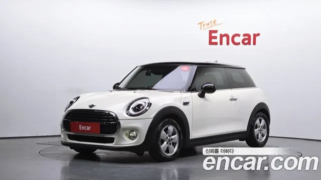 MINI Cooper Base 3