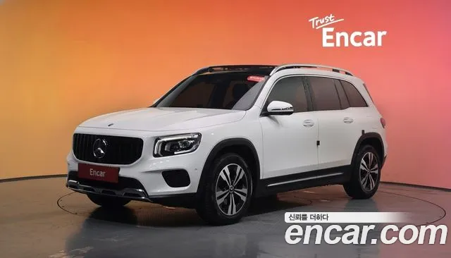 Mercedes-Benz GLB- X247 GLB220