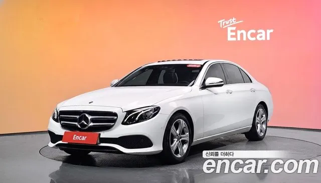 Mercedes-Benz E- W213 E200