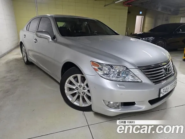 Lexus LS460 XF40
