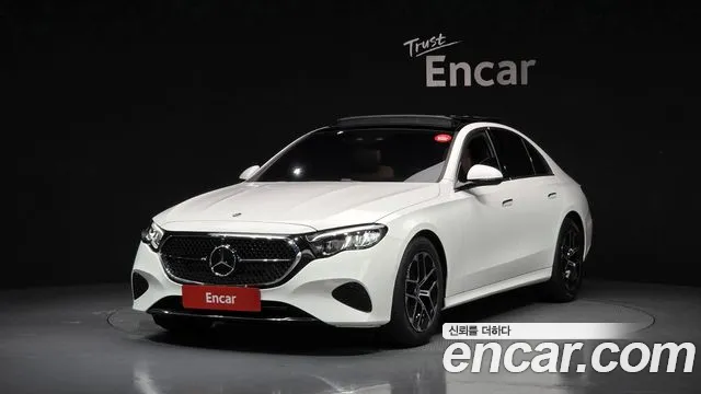 Mercedes-Benz E- W214 E200