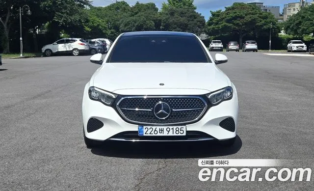 Mercedes-Benz E- W214 E200