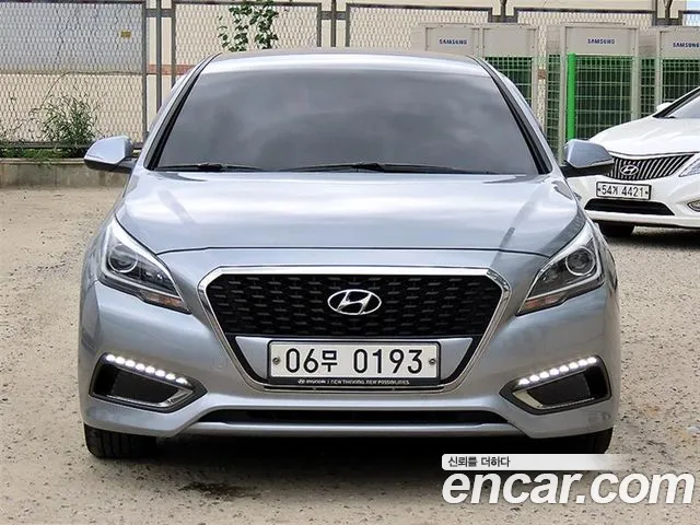 Hyundai LF Sonata Hybrid 2.0 HEV