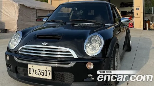 MINI Cooper S Base 1
