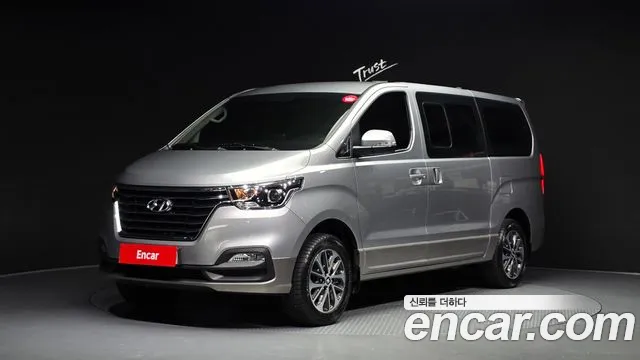 Hyundai The New Grand Starex 4WD 9 Exclusive