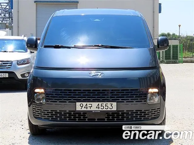 Hyundai Staria 3