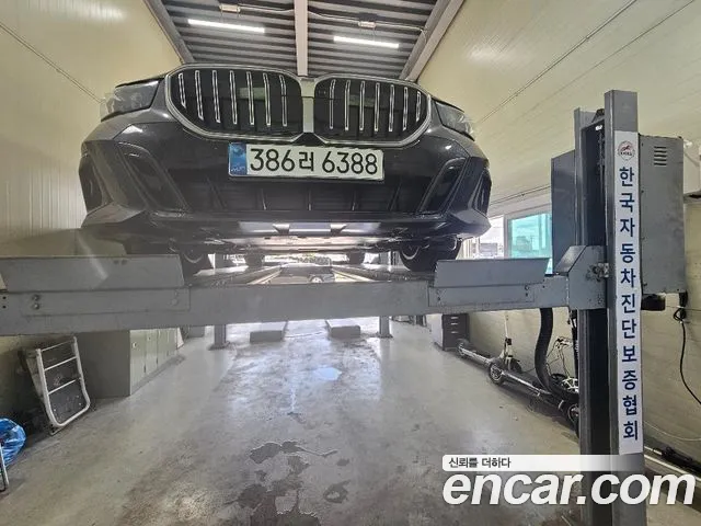 BMW 5 (G60) 520i M