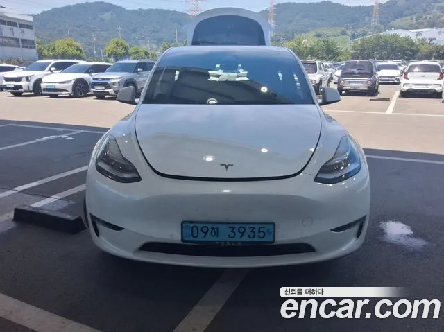 Tesla Y AWD