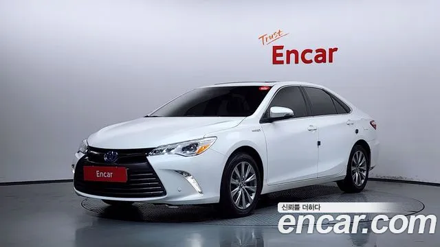 Toyota Camry Hybrid XLE