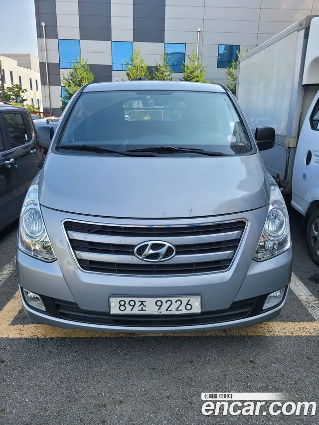 Hyundai Grand Starex 3