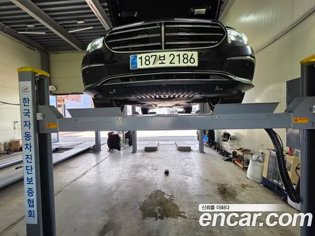 Mercedes-Benz E- W213 E250 Exclusive