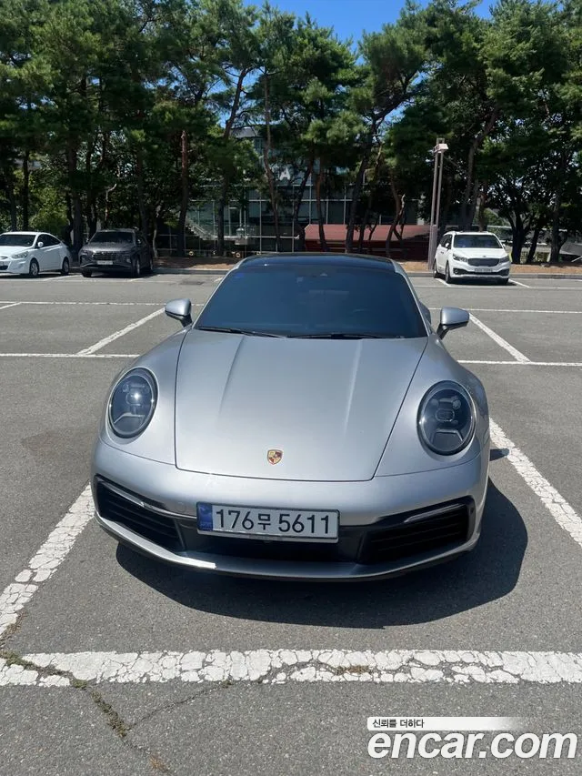Porsche 911 (992)