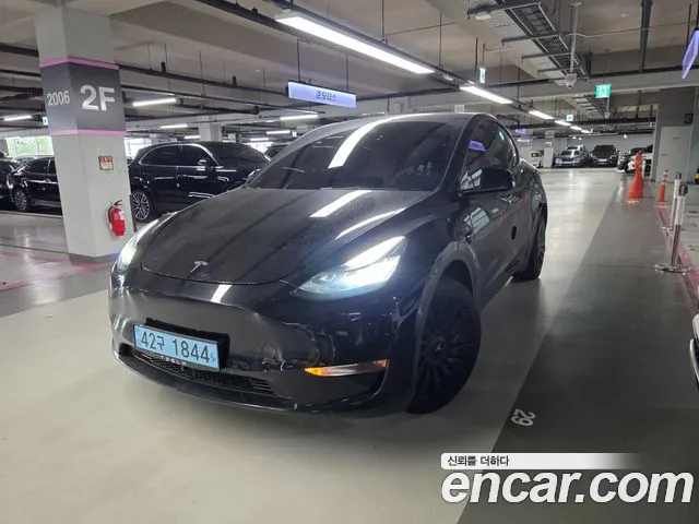 Tesla Y AWD
