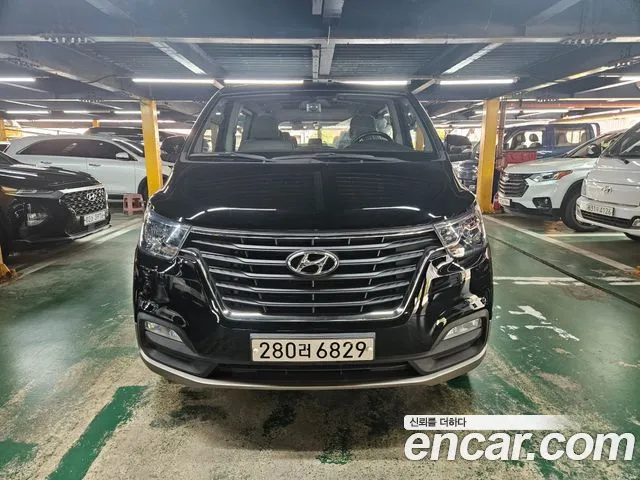 Hyundai The New Grand Starex 9 Premium