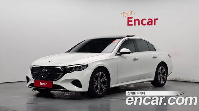 Mercedes-Benz E- W214 E200
