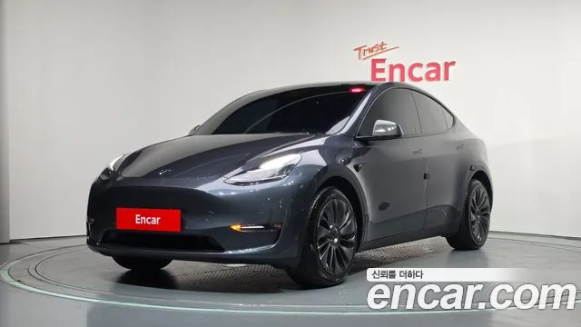 Tesla Y AWD