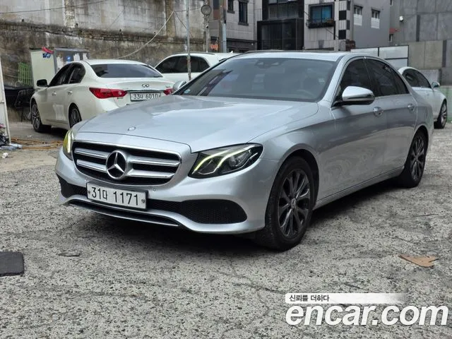 Mercedes-Benz E- W213 E200