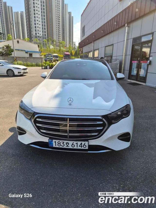 Mercedes-Benz E- W214 E300 4MATIC Exclusive