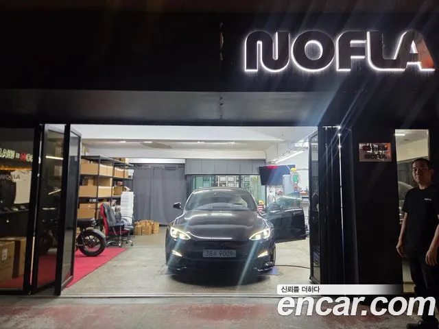 Tesla S