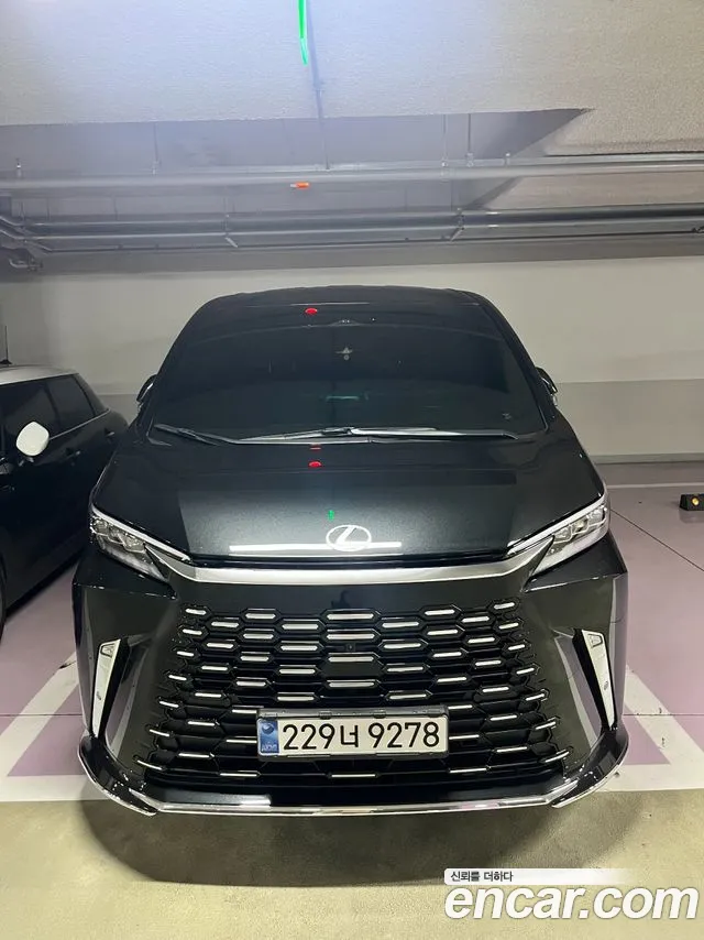 Lexus LM 2 generation 500 h
