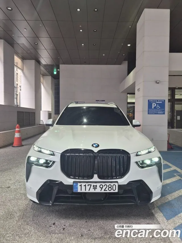 BMW X7 (G07) xDrive 40 i M Sport 6