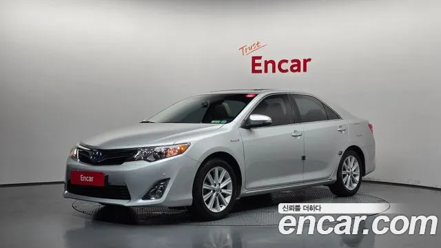 Toyota New Camry Hybrid XLE