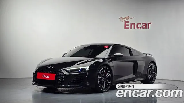 Audi R8 (4 S) 5.2 V10