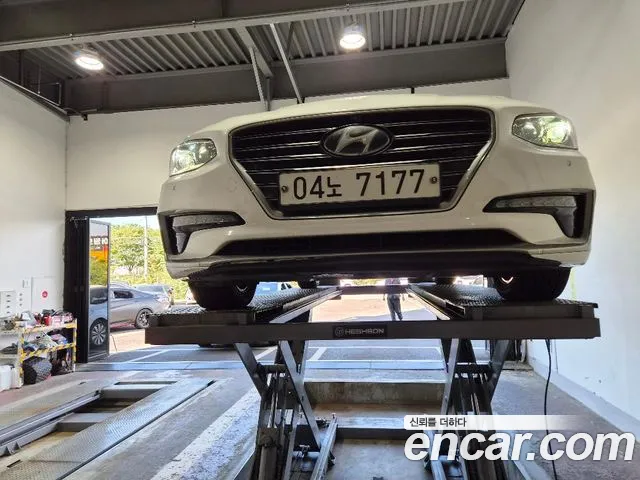 Hyundai Grandeur IG Hybrid Exclusive