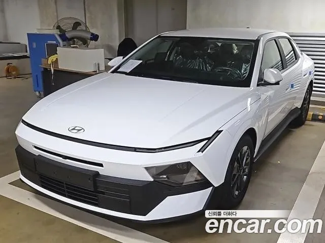 Hyundai Avante (CN8) 2.0 Premium