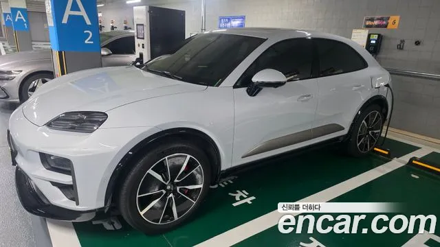 Porsche Macan EV Turbo