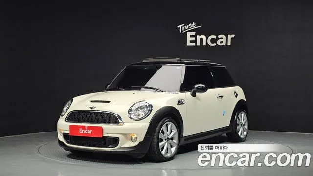 MINI Cooper S Base 2