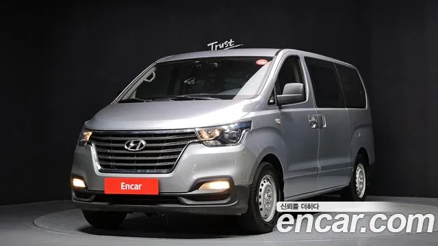 Hyundai The New Grand Starex 3