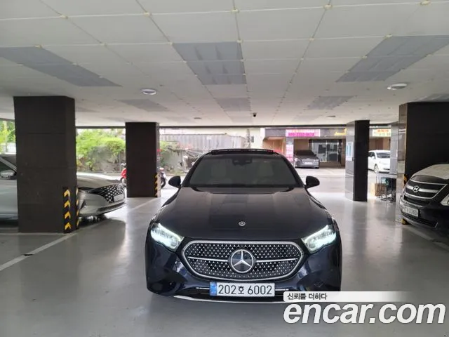 Mercedes-Benz E- W214 E200