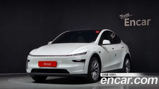 Tesla Y AWD