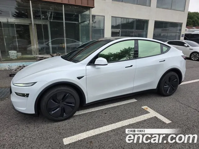 Tesla Y AWD
